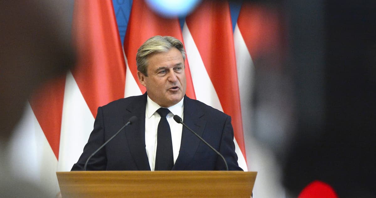 Tisza Párt: külföldi cégektől venné el a 2500 milliárdot