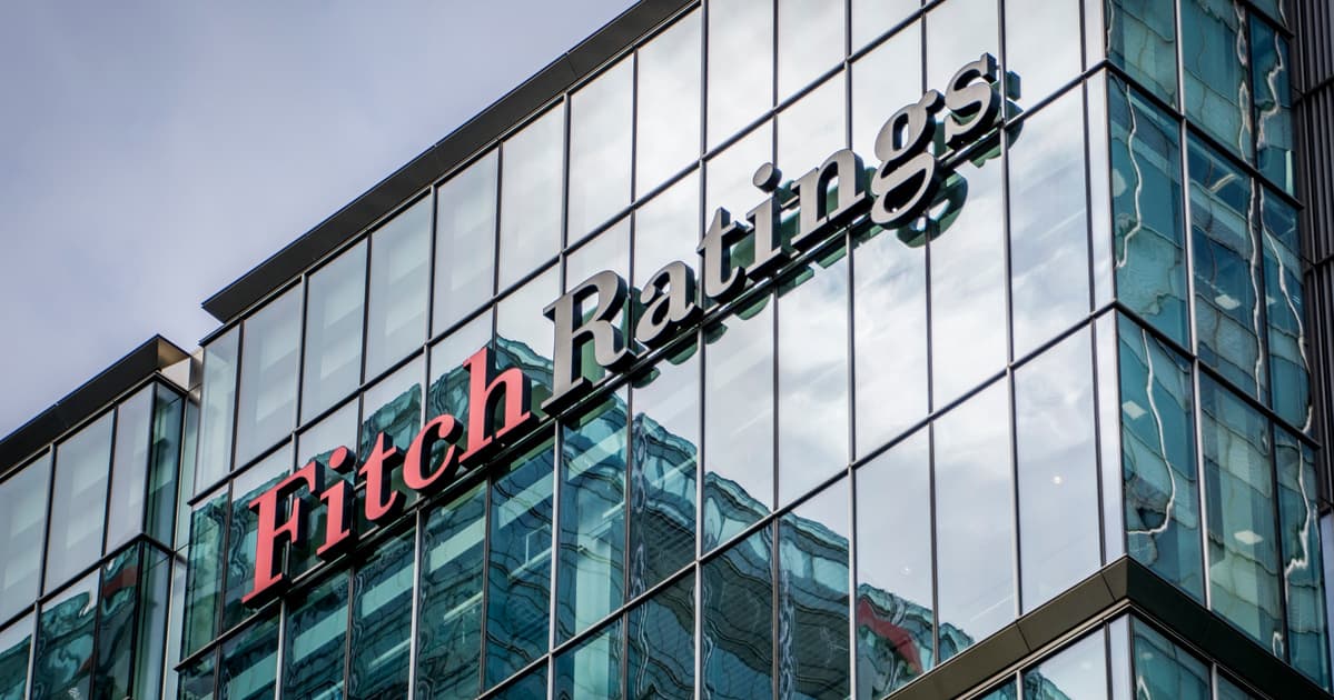 Fitch negatív kilátás: Brüsszel nyomása ellenére erős Magyarország