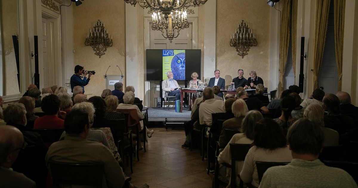 Szakonyi Károly 95 éves: a Lyukasóra és a magyar irodalom élő legendája