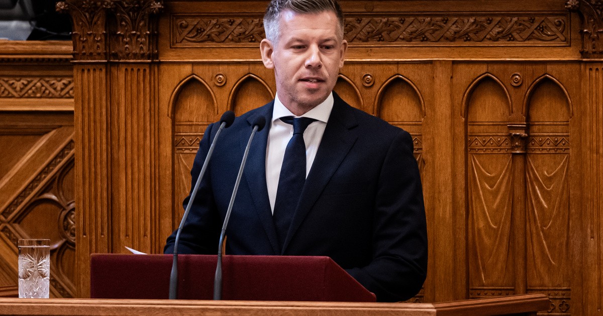 Szijjártó Péter árulása: A BYD-nél a Kínai Kommunista Pártot szolgálja